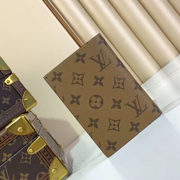 LV Wallet In Excellent Preloved Condition. - Picture 3 of 8